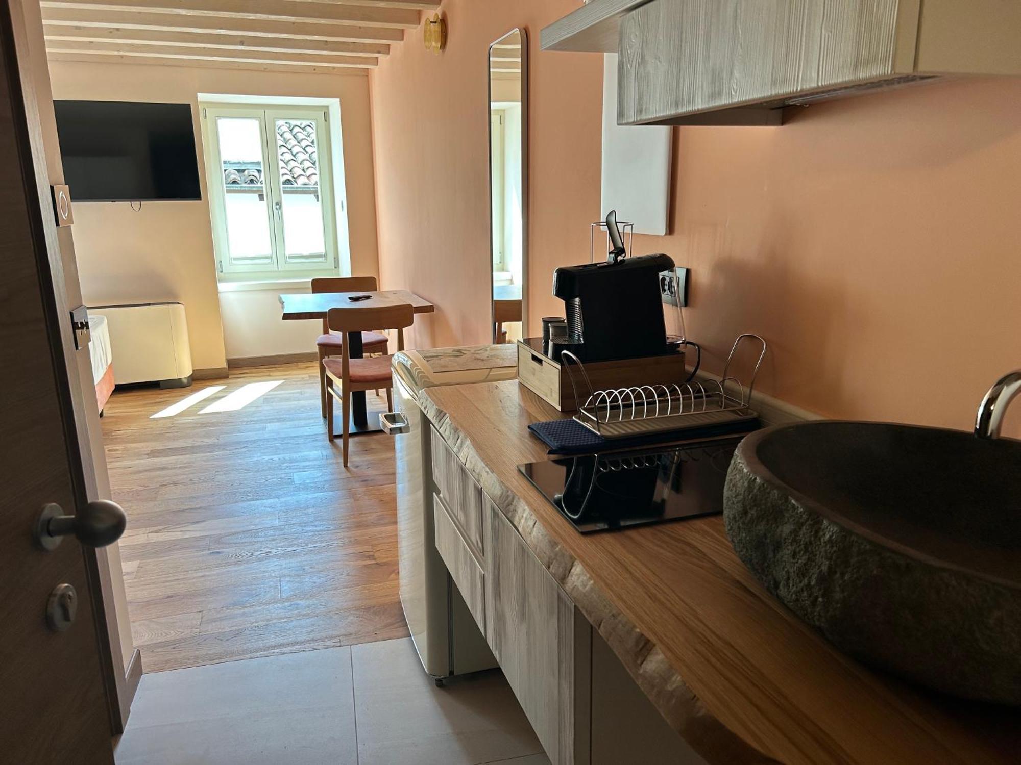 Studios Al Castello Dei Limoni Лимоне сул Гарда Екстериор снимка